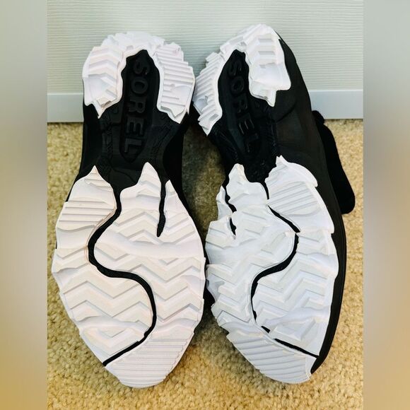 NWT SOREL Kinetic Breakthru Acadia Black Suede Bootie Women's Sz 7 - Picture 10 of 13